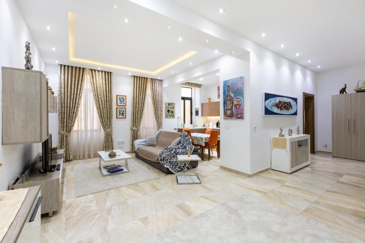 Valletta Large 3 Bedroom Exterior photo