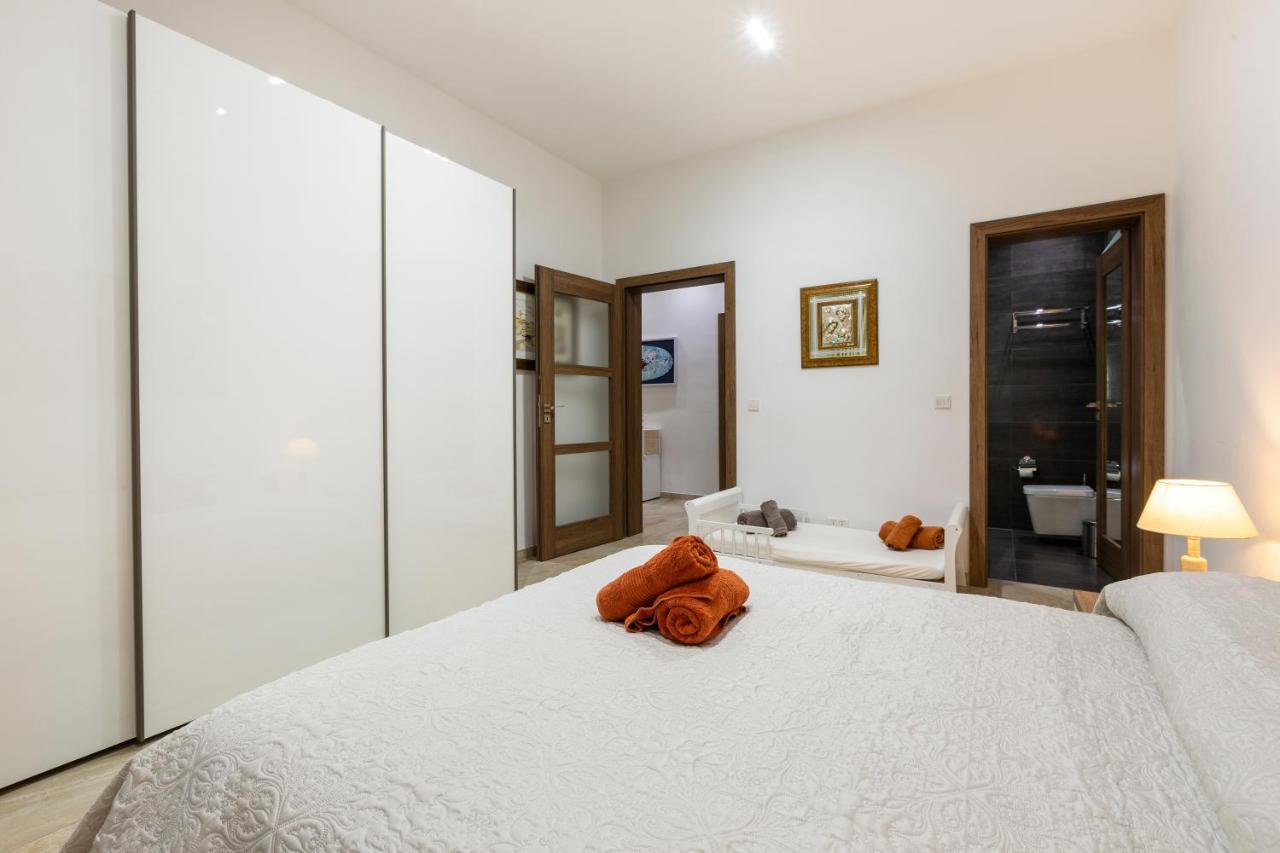 Valletta Large 3 Bedroom Exterior photo